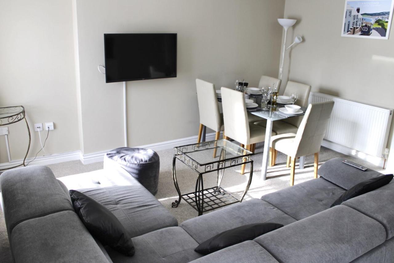The Clifton Holiday Apartment Llandudno Centre ภายนอก รูปภาพ