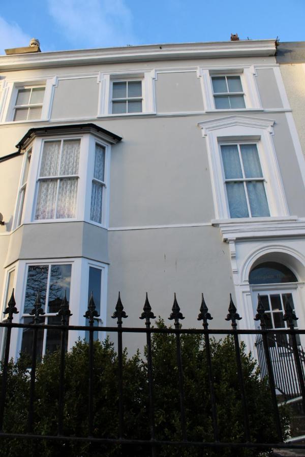 The Clifton Holiday Apartment Llandudno Centre ภายนอก รูปภาพ